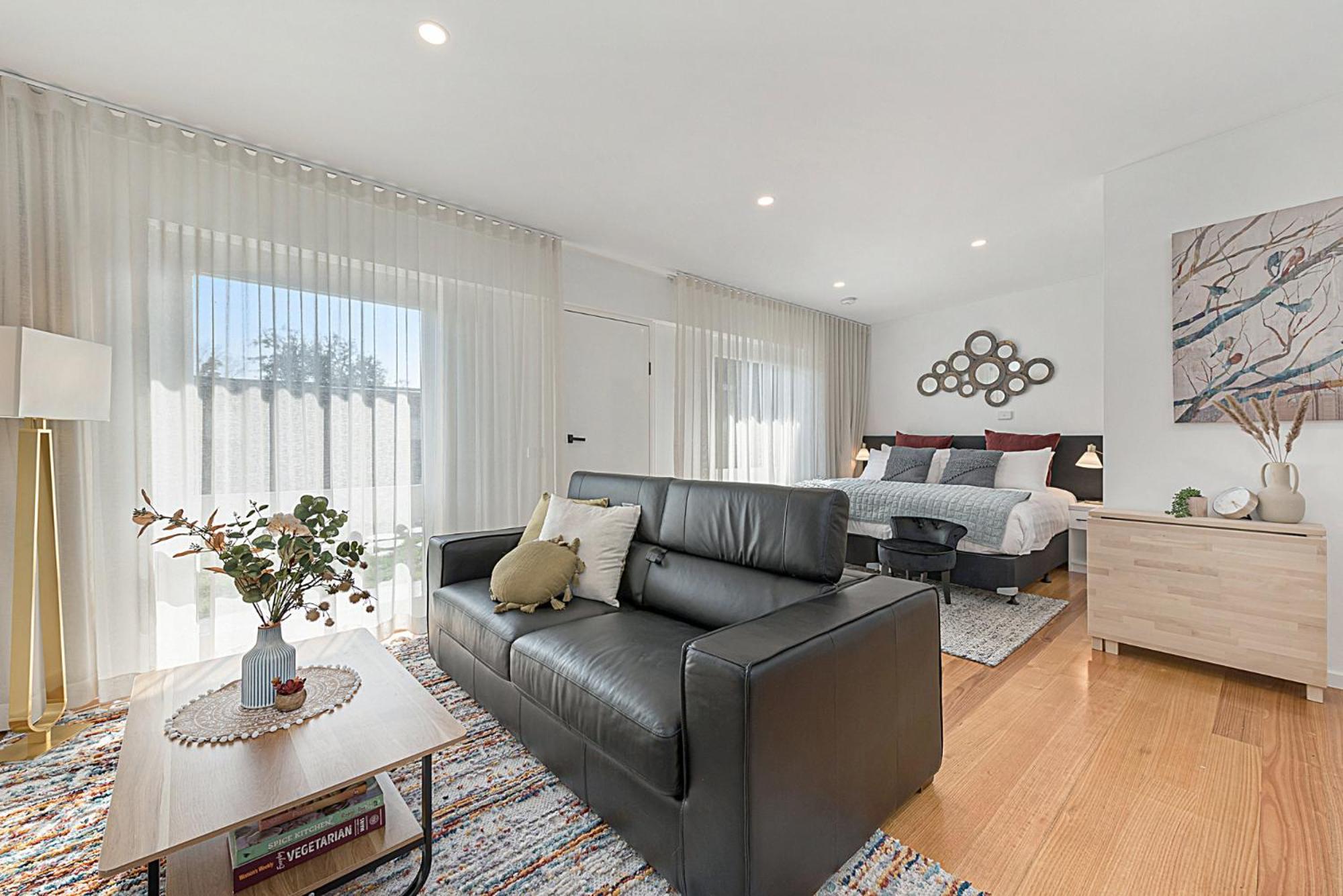 Comfy Studio With Shared Backyard Near Racecourse Carnegie Екстер'єр фото